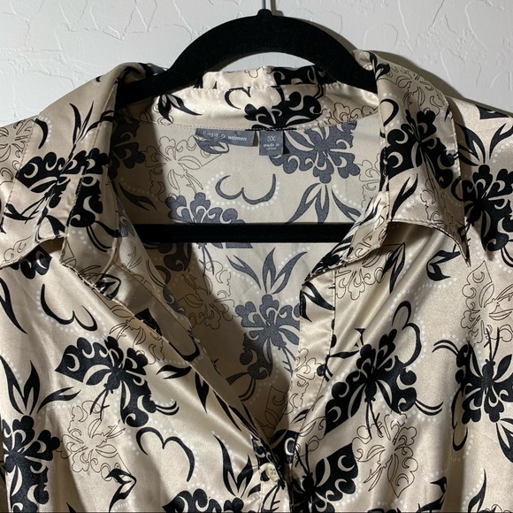 Apt. 9 Butterfly Button Down Blouse - Picture 2 of 3